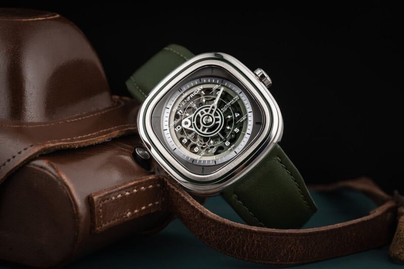 Sevenfriday T1/06 Encased