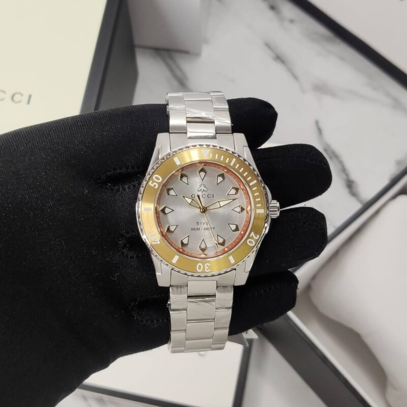 GUCCI UNISEX DIVE YA136357