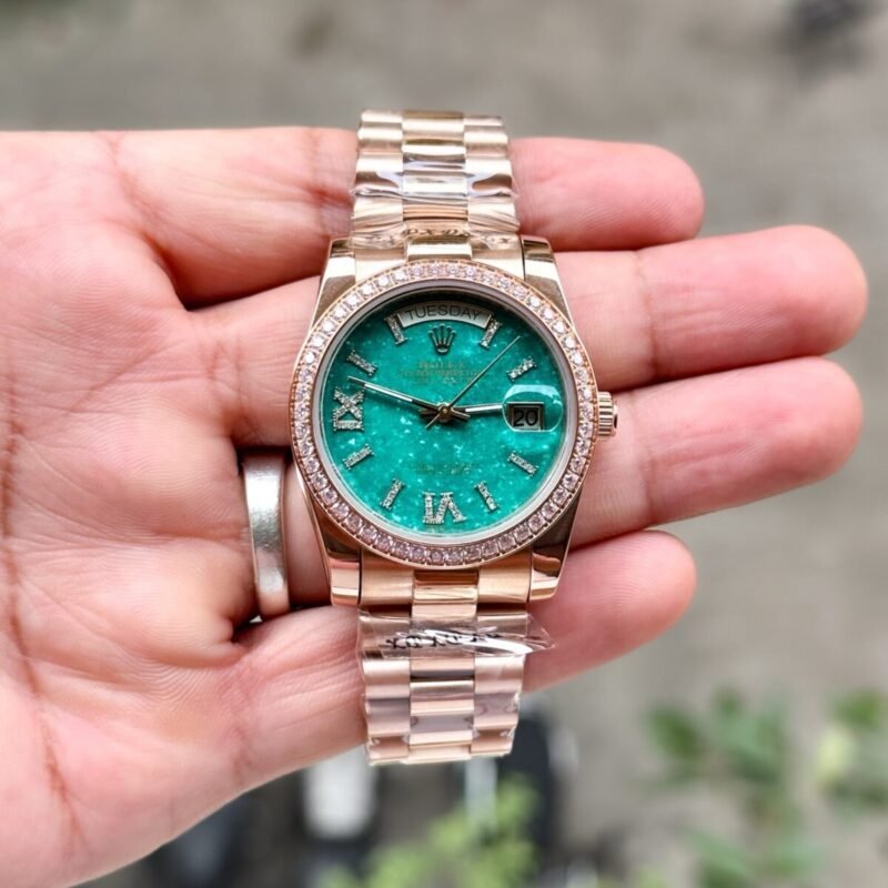 ff8345b7-b06f-427d-ba7f-260ec5f56846.jpeg Rolex Green diamond