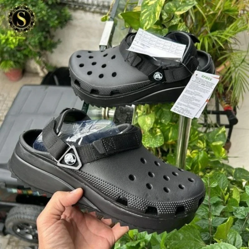 10-CROCS-HIKER-CLOGS-ALL-BLACK-2499.webp Classy Crocs Hiker Clogs All Black (DW991)