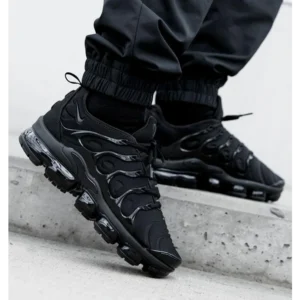 Stylish Nike Vapormax Plus Triple Black Shoes for Men (SW4771)