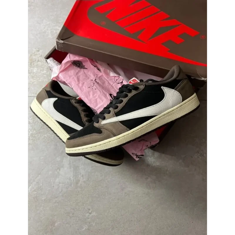 3e2e8a0568241476c194a1dea0da869d.webp Superb Nike Air Jordan Retro 1 Shoes for Men (SL4681)