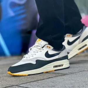 Premium Nike AirMax 1 Athletic Department Shoes for Men (AME292)