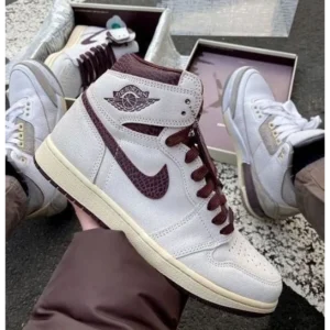 Classy Nike Air Jordan Retro 1 High Shoes For Men (SHH07890)