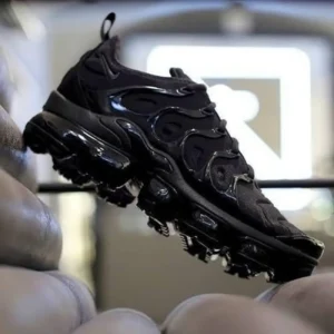 Premium Nike Vapormax Plus Triple Shoes For Men (SW6326)