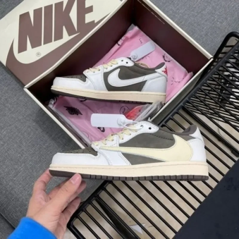 Classy Nike Jordan 1 Retro Low Shoes For Men (SHH07897)