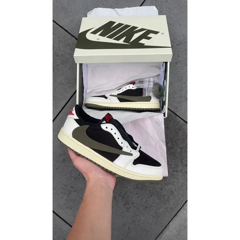 Stylish Nike Air Jordan 1 Retro Low Shoes For Men (SW5671)