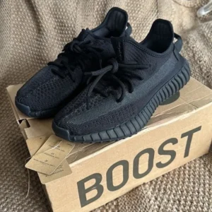 Trendy Adidas Yeezy V2 350 Shoes For Men (SHUB575)
