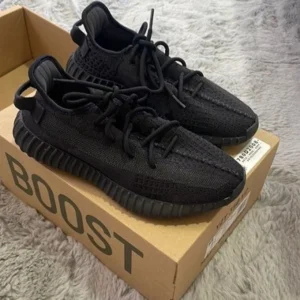 Premium Adidas Yeezy Boost 350 V2 Shoes For Men (QT334)