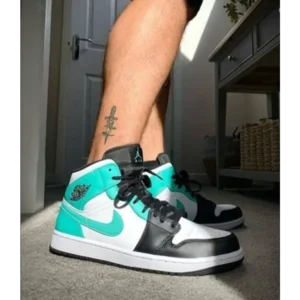 Stylish Air Jordan Retro 1 Tropical Twist Lgloo Shoes For Men (QT238)