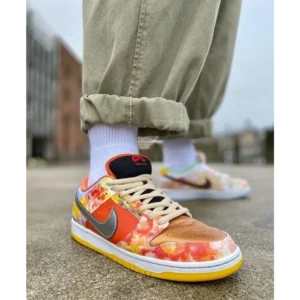 Stylish Nike SB Dunk Low Street Hawker Shoes For Men (QT228)