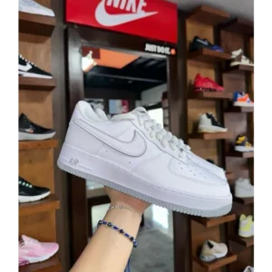 Stylish Nike Air Force 1 07 White Wolf Grey Shoes For Men (QT222)