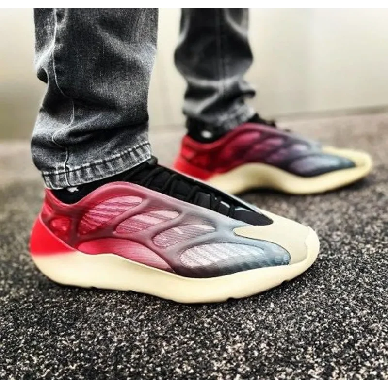 Classy Adidas Yeezy 700 V3 Shoes For Men (LL573)