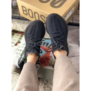 Classy Adidas Yeezy Boost 350 V2 Black Shoes For Men (LL581)