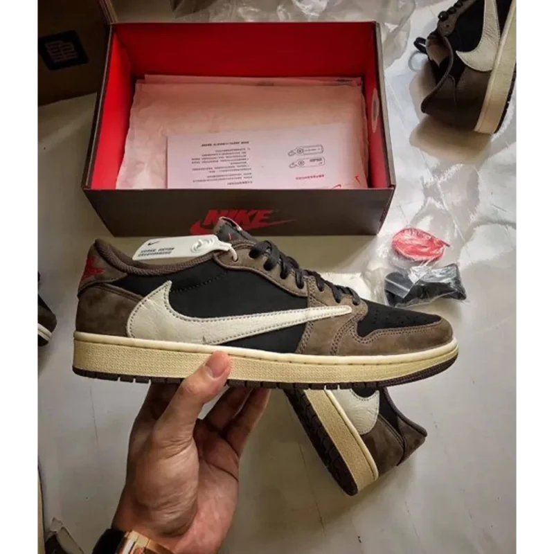 Stylish Travis scott x Air Jordan Retro 1 low Shoes For Men (BSF1214)