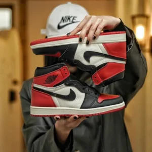 Stylish Nike Air Jordan Retro 1 Bred Toe Shoes For Men (SP59)