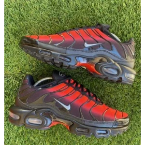 Stylish Nike Air Max Plus Black Red Shoes For Men (TS827)