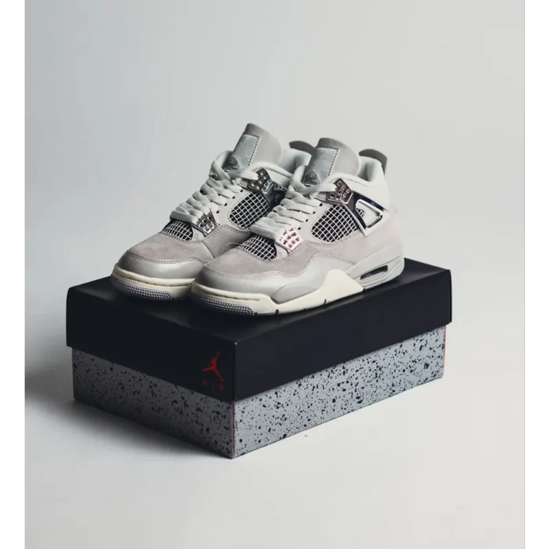 Trendy Nike Air Jordan Retro 4 Frozen Moment Shoes For Men (S1H06)