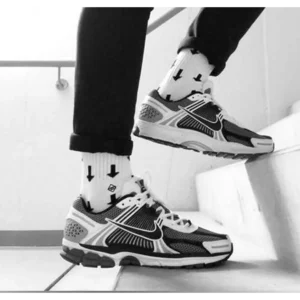 Trendy Nike Zoom Vomero 5 SE SP Dark Grey Black White Sail Shoes For Men (SP127)