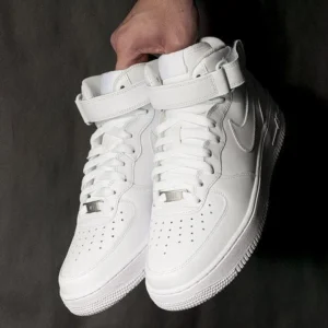 Stylish Nike Airforce 1 White High Tops Shoes For Men (S1H44)