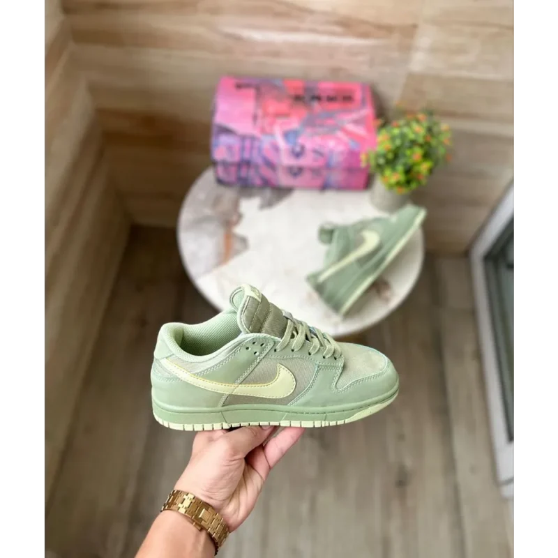 p-photo-2024-09-07-17-14-40-09-45-45-490878.webp Stylish Nike SB Dunk Oil Green Oil Aura Shoes For Men (SIS311)