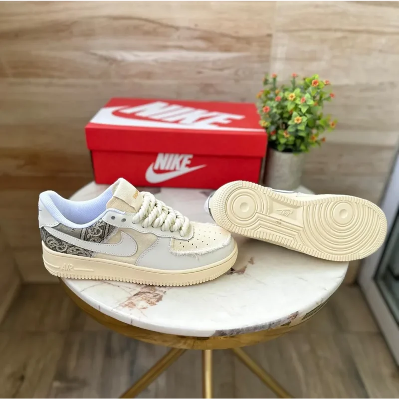 Stylish Nike Air Force Bang Chunky Shoes For Men (SIS334)