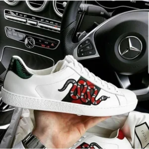 Classy Gucci Snake Sneaker For Men (S1H86)
