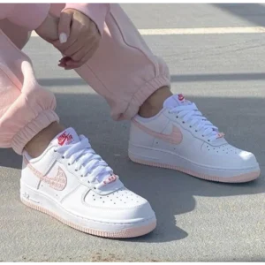 Stylish Nike Air Force 1 Low Valentine Shoes For Women (SFS1622)