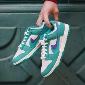 Classic Nike SB Dunk Low Shoes for Men (GF160)