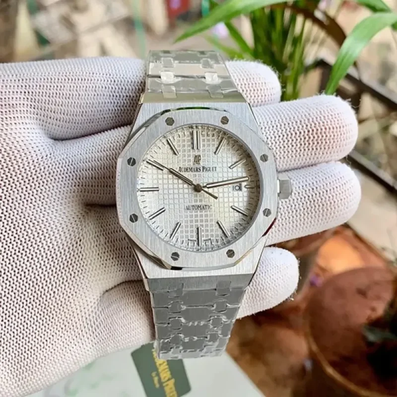 Stylish Audemars Piguet Watch For Men (LAZ610)